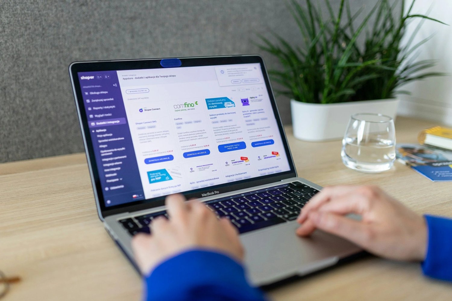 Automated e-commerce website for a subscription mailer business